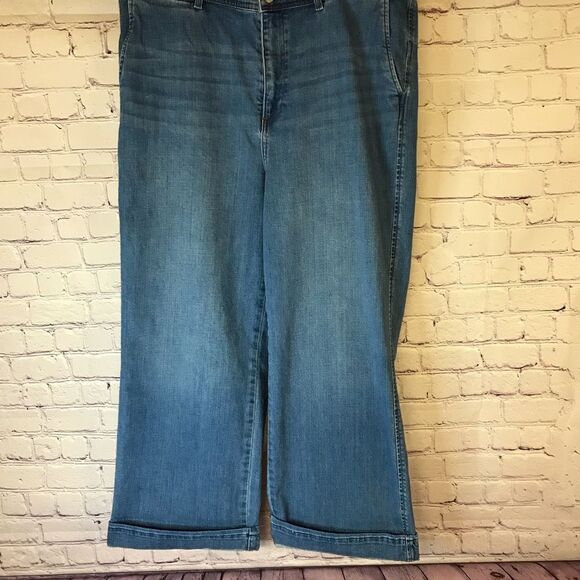 Talbots Classic Light Blue Wide Leg Denim Trouser Jeans High Rise Minimalist 8 - Picture 2 of 14